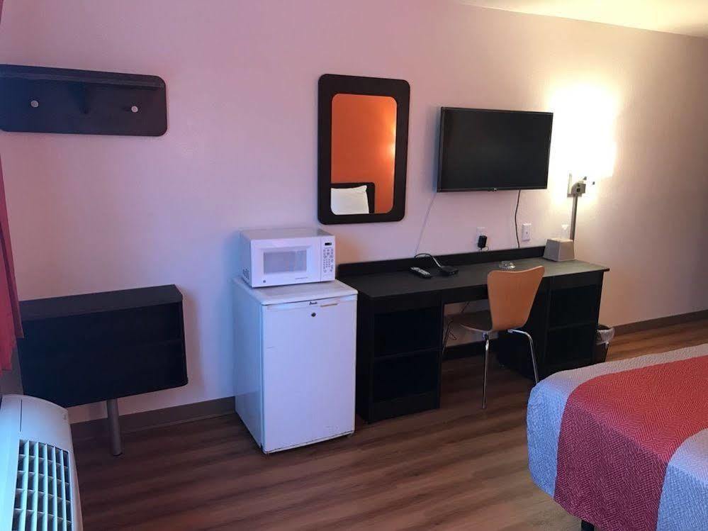 Motel 6-Barkeyville, Pa Екстериор снимка