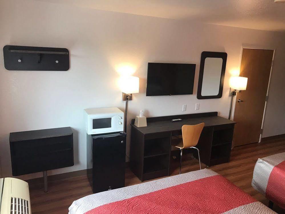 Motel 6-Barkeyville, Pa Екстериор снимка